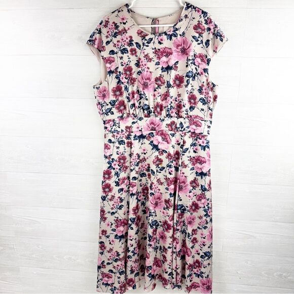 Gal Meets Glam Julia Seersucker Floral Midi Dress - Picture 3 of 7